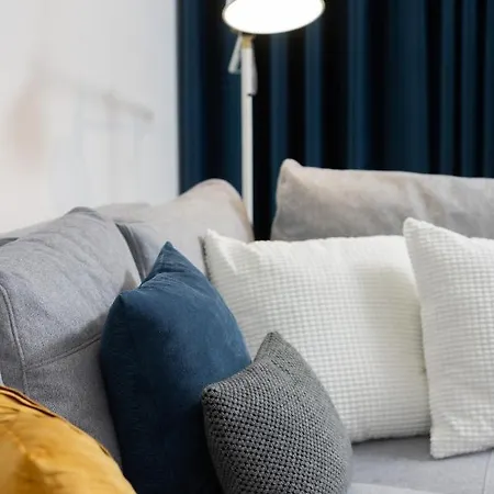 Apartman Beautiful & Spacious By Renters Varsó